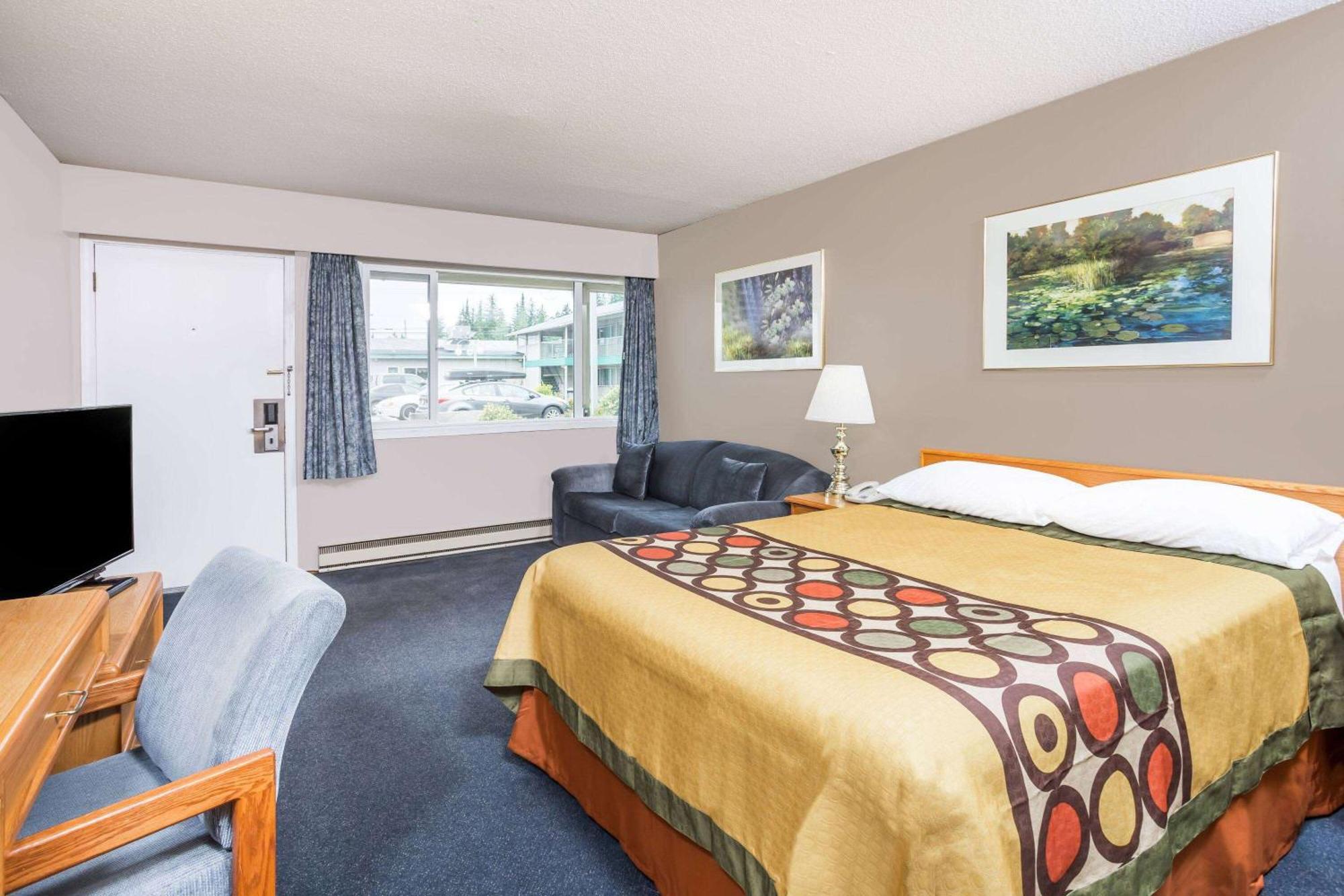 Hotel Super 8 By Wyndham Quesnel Bc Esterno foto