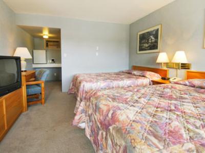 Hotel Super 8 By Wyndham Quesnel Bc Esterno foto
